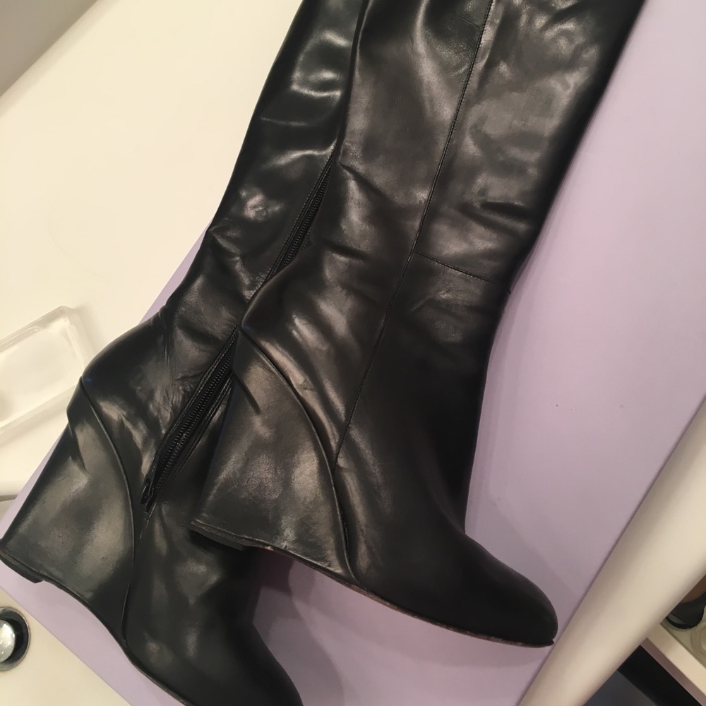 Vera Wang Lavender high knee boots size 8